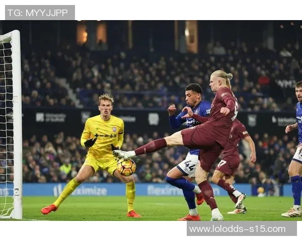 英超激战曼城大胜尤文红牌事件引发全场热议十大精彩进球回顾