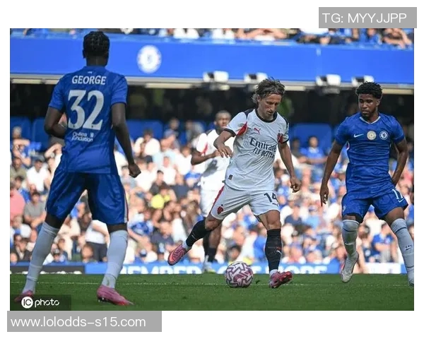 友谊赛精彩对决AC米兰与切尔西0比0平局十大绝杀瞬间回顾